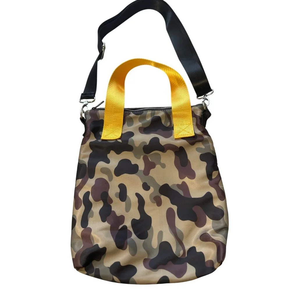 💖Camouflage Crossbody & Tote Bag With Adjustable Strap & Yellow Handles - Picture 3 of 4